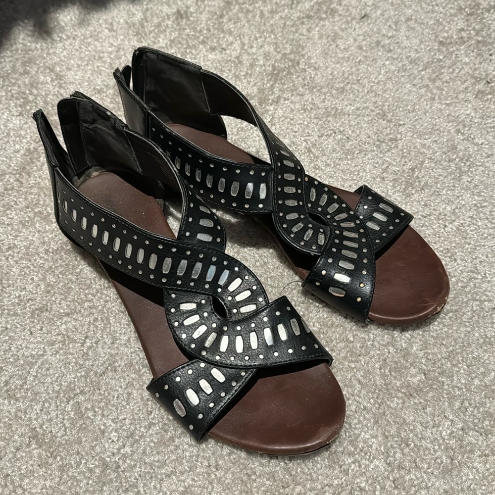 Black flat sandals with silver embellishments | Size 8